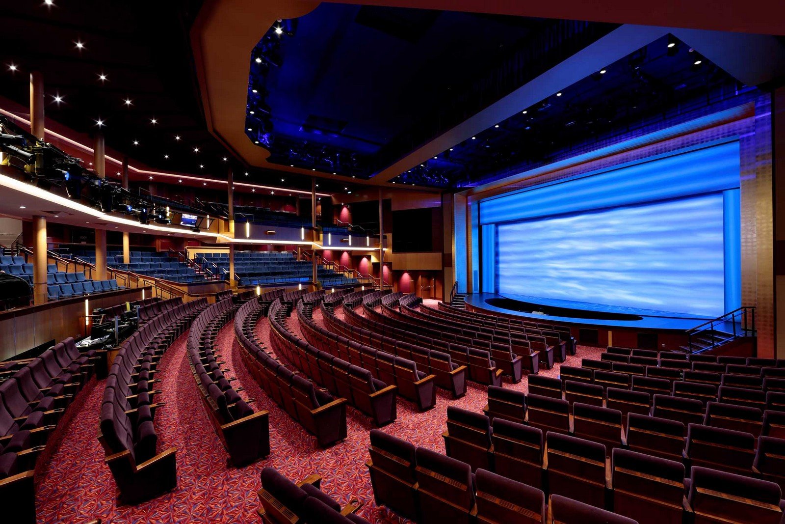 First time cruisers: Entertainment on Royal Caribbean cruise ships | Royal Caribbean Blog