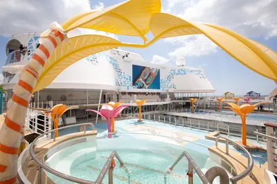 Utopia of the Seas pool deck