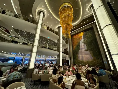 Main dining room on Harmony of the Seas