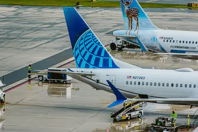 United plane at Fort Lauderdale airport